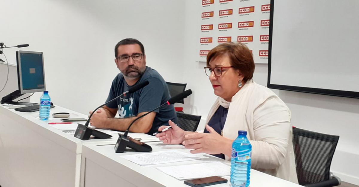 Intervencin de Mari Cruz Vicente en la jornada de negociacin colectiva, junto a Jaume Mayor, secretario de Accin Sindical de CCOO PV.