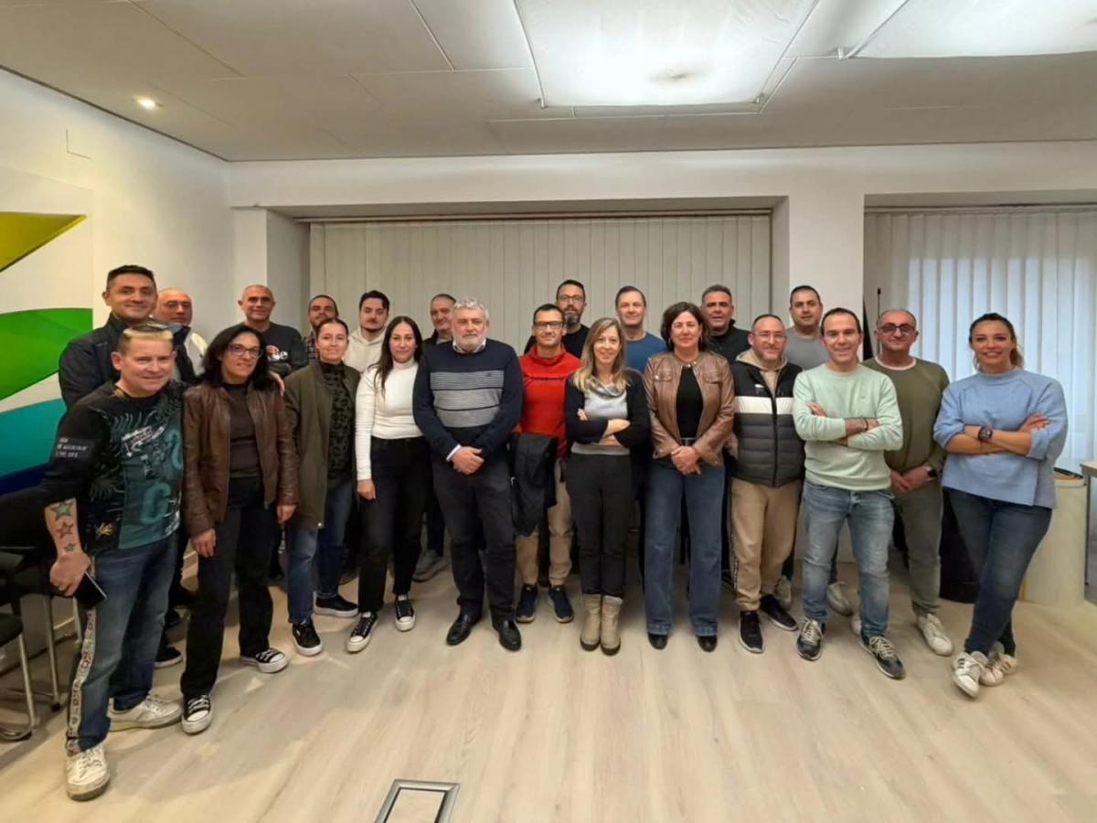 La mesa negociadora del convenio tras la firma