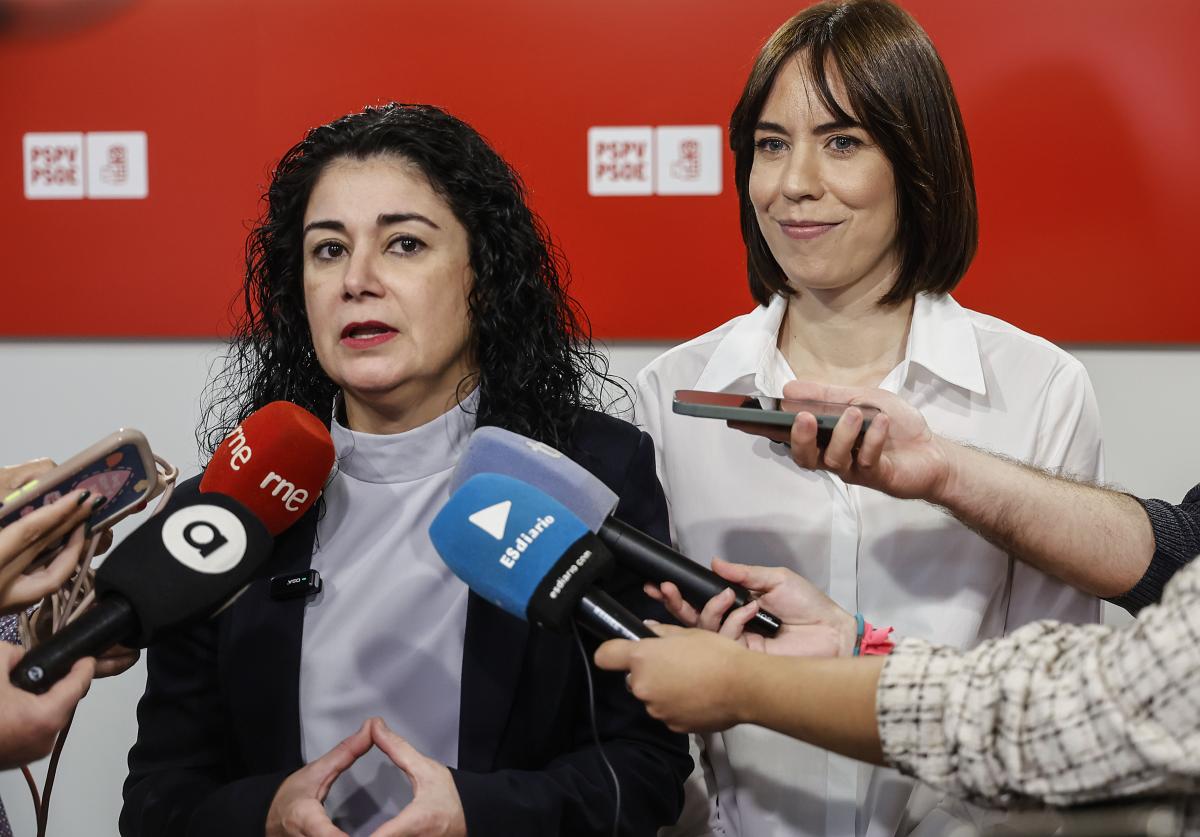 Ana Garca, secretaria general de CCOO PV y Diana Morant, secretaria general del PSPV