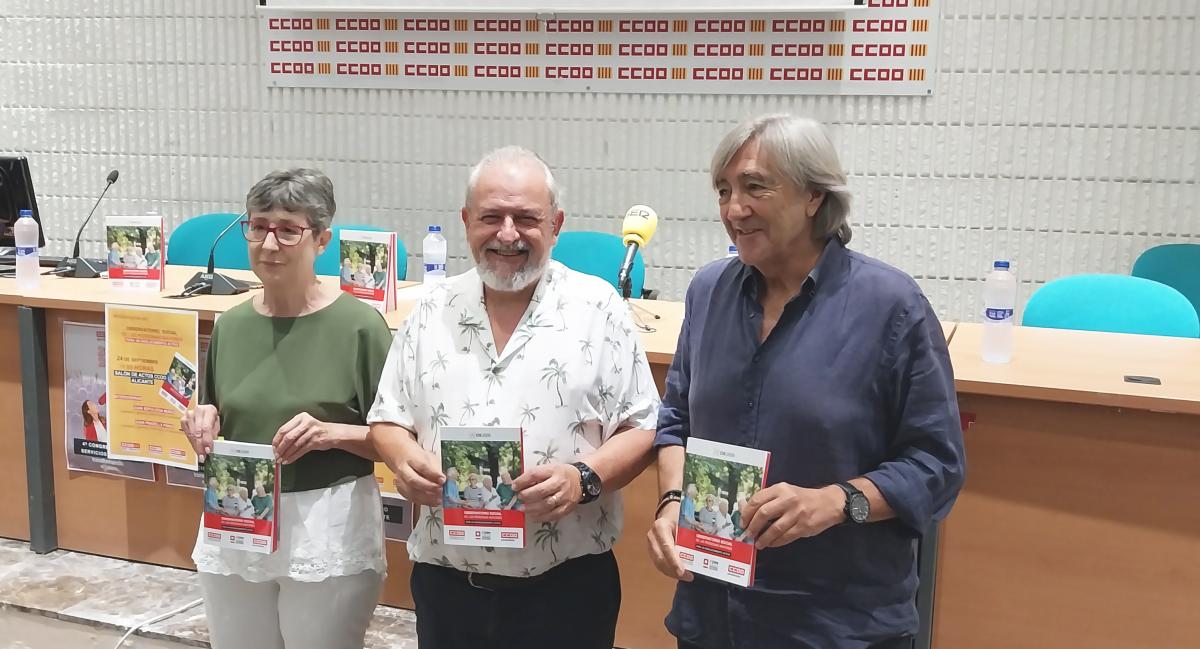 Antonia del Castillo, Ignacio Javier García y Juan Pradells, en el acto de presentación de los resultados del Observatorio Social de las Personas Mayores, en Alicante.