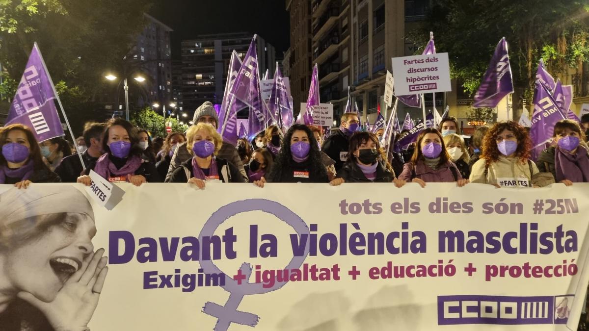 Pancarta de CCOO PV a la manifestació a València.
