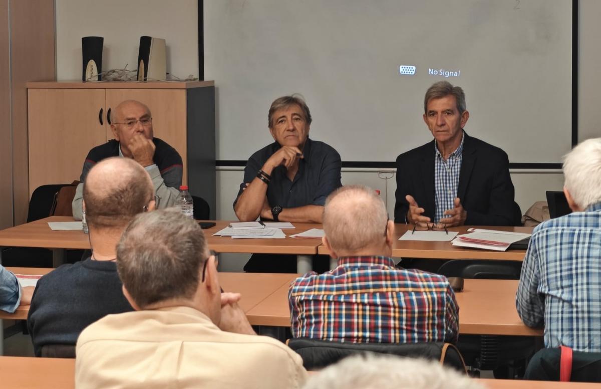 Mesa de la jornada en defensa de la sanidad pública