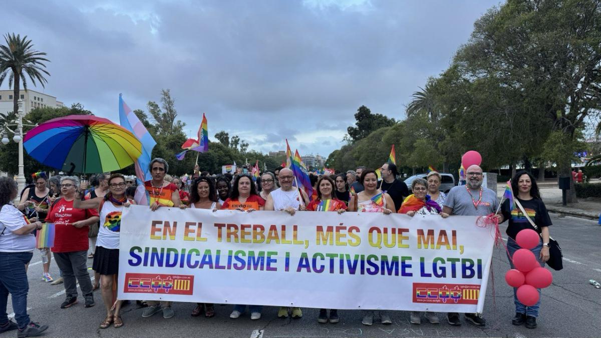 Pancarta de CCOO Pv a la manifestaci de l'Orgull LGTBI+ a Valncia.