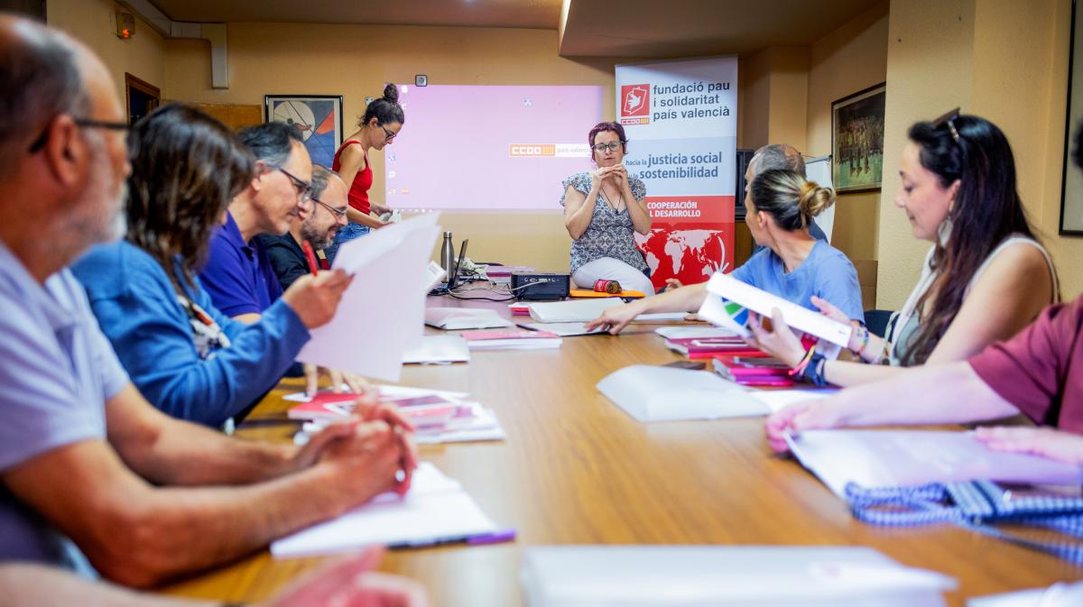 'Trabajo Decente en Red IV: Hacia una ciudadanía global crítica comprometida con el Desarrollo Humano Sostenible'.