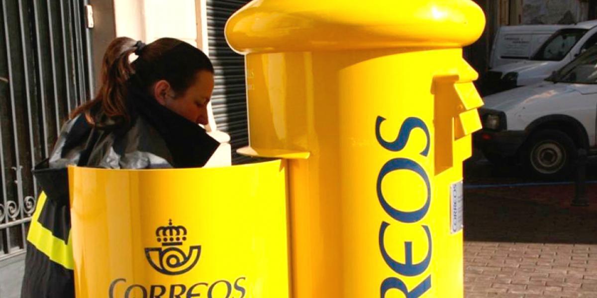Trabajadora de Correos.
