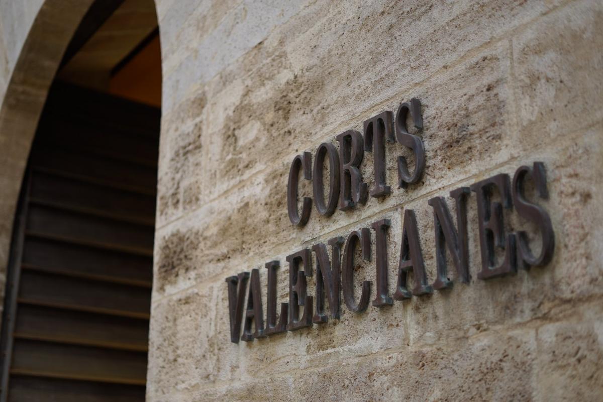 Exterior de las Cortes Valencianas