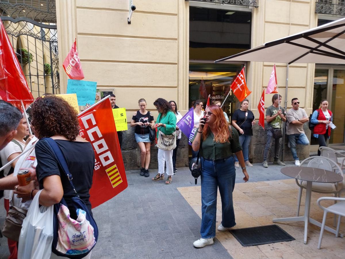 Concentración ante el INSS en Alicante.