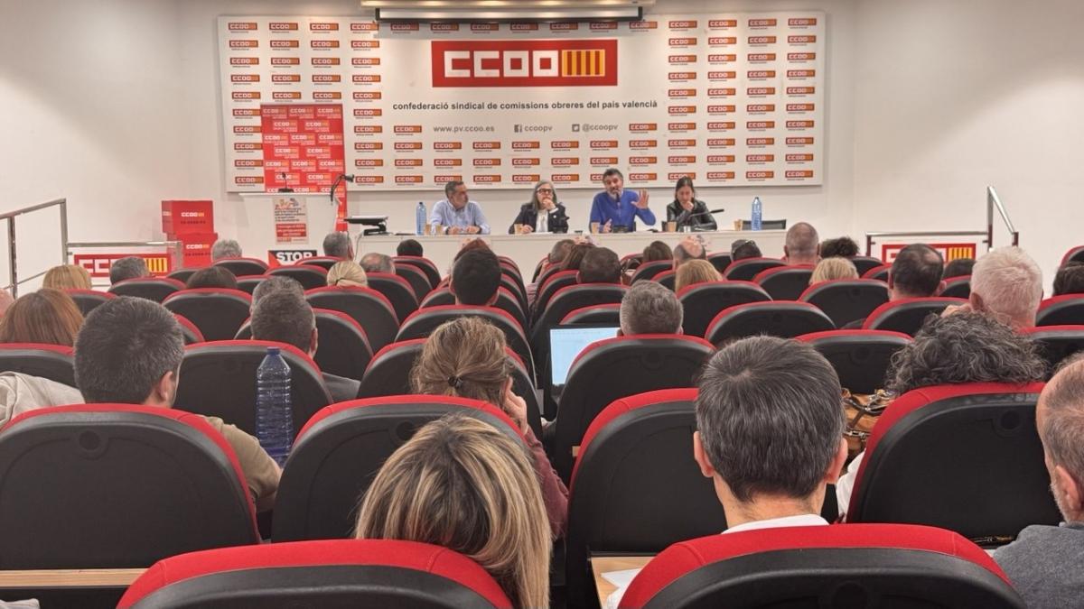 Asamblea en Valencia para explicar el Acuerdo Marco para la Mejora del Empleo y el Servicio a la Ciudadanía.