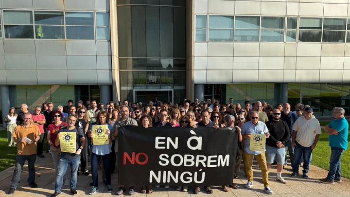 Concentració en resposta a la comunicació de comiats