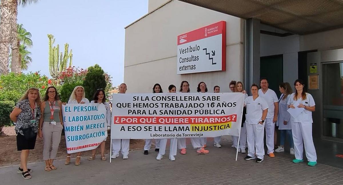 Movilizacin realizada en el marco de las reivindicaciones de subrogacin ante el Hospital de Torrevieja