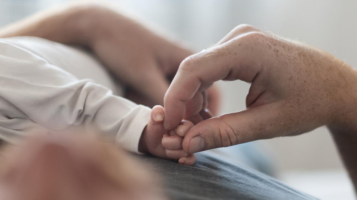 Les cures s'han de compartir i els permisos s'han de retribuir