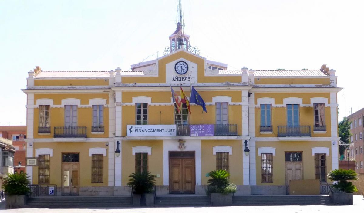Fachada del Ayuntamiento de Burjassot