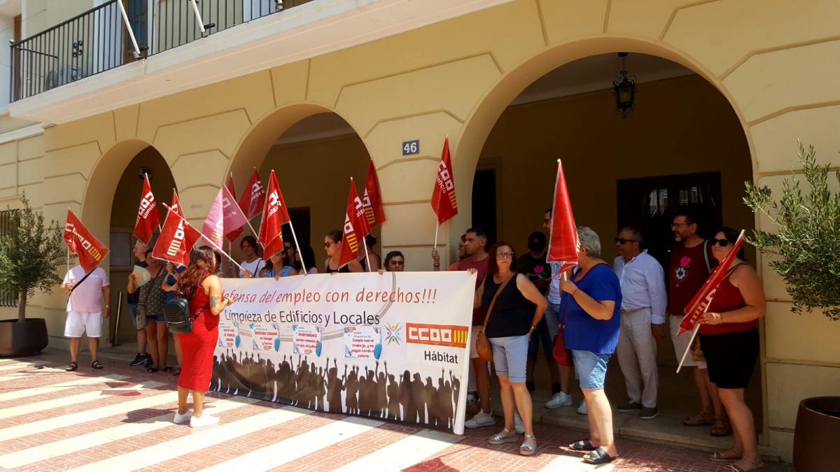 Concentracin ante el Ayuntamiento de Mutxamel.