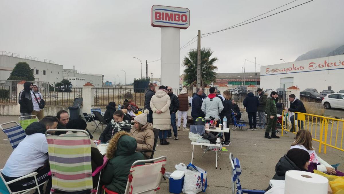 "No hay nadie trabajando en Bimbo El Verger, 100% de seguimiento a la huelga" RLT Bimbo