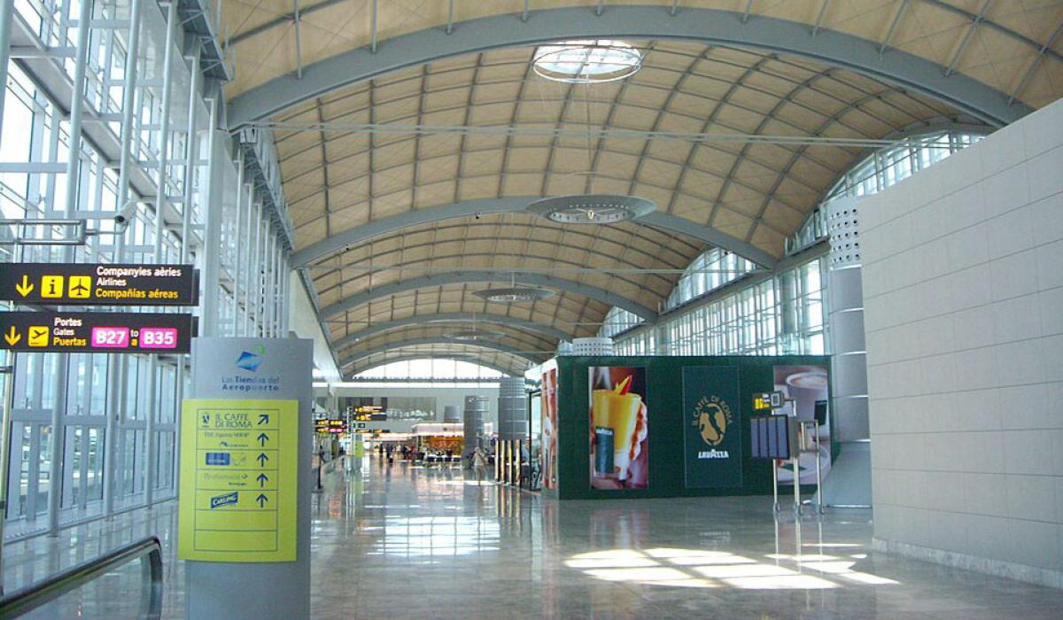 Imatge de la terminal de l'aeroport d'Alacant - Elx Miguel Hernández