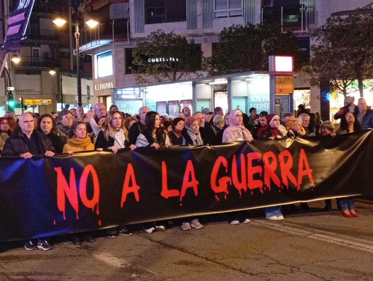 Pancarta de cabecera.